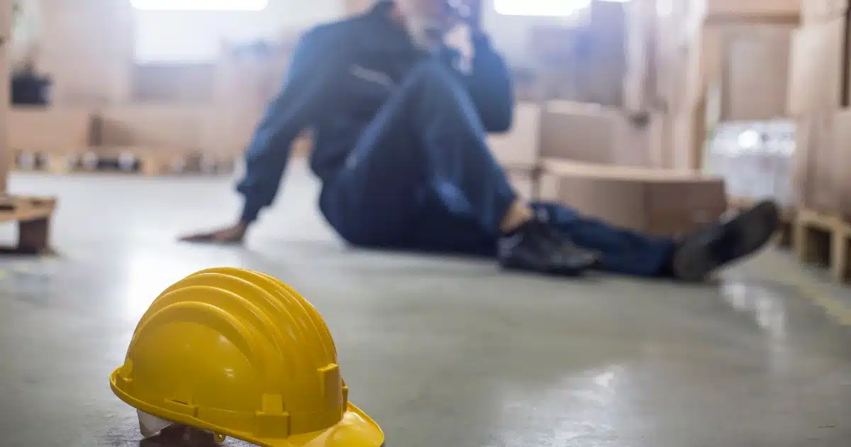 Construction worker injury with hard hat showing workplace accident eligible for pre-settlement funding